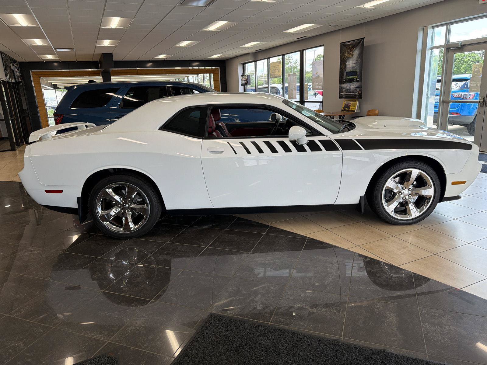 Used 2014 Dodge Challenger R/T Plus RWD image 5