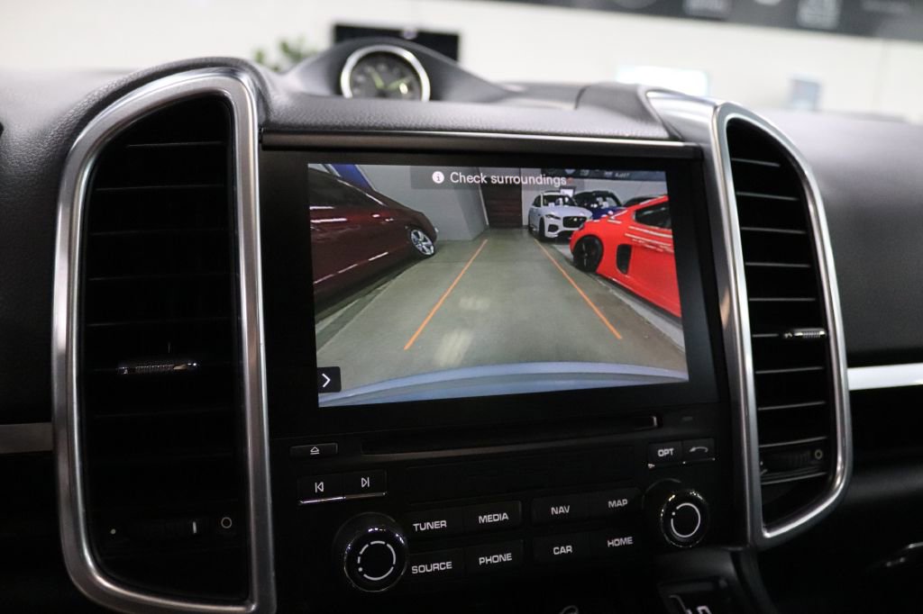 Used 2017 Porsche Cayenne S Platinum image 34