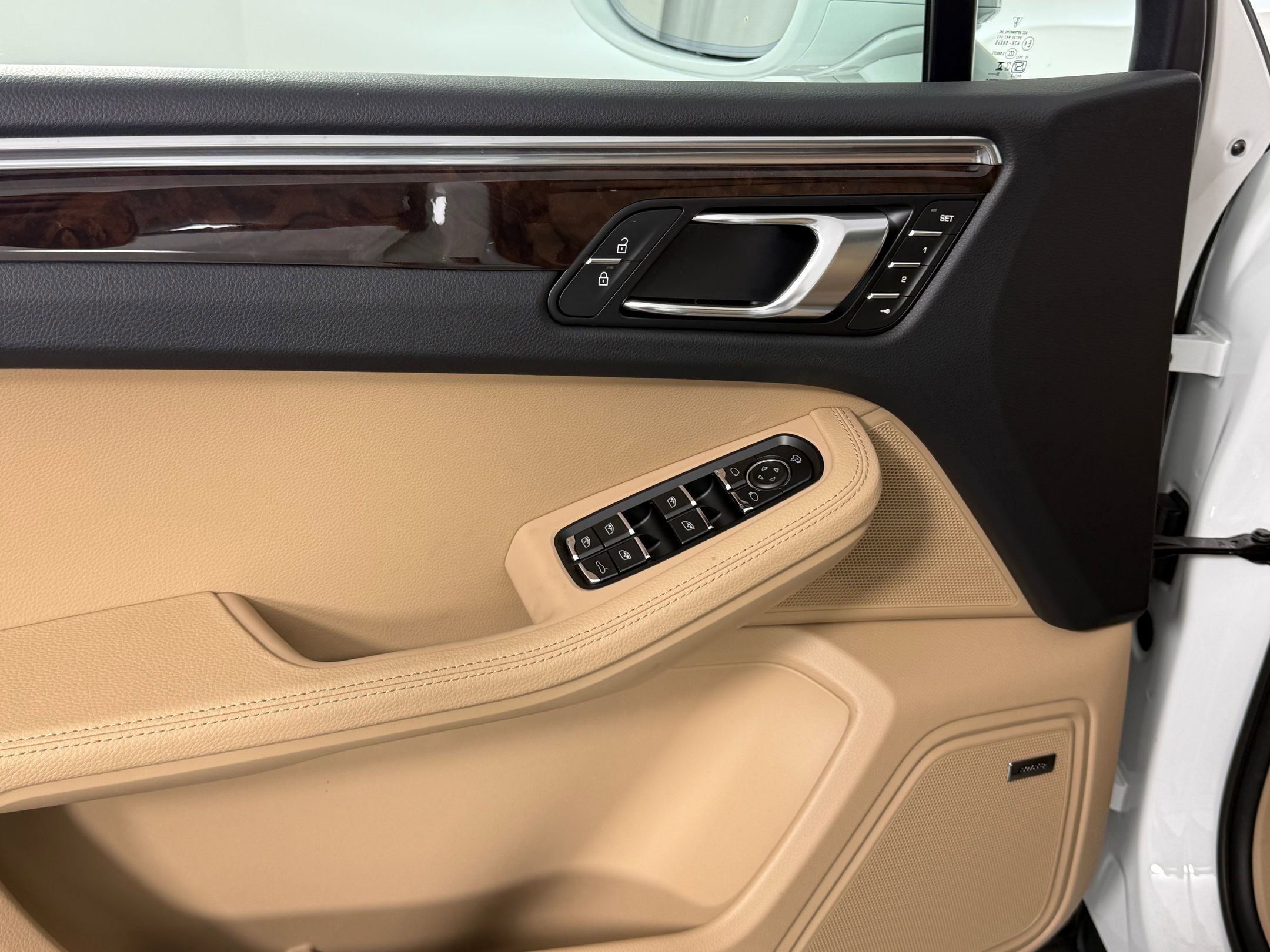 Certified 2026 Porsche Macan AWD/4WD image 13