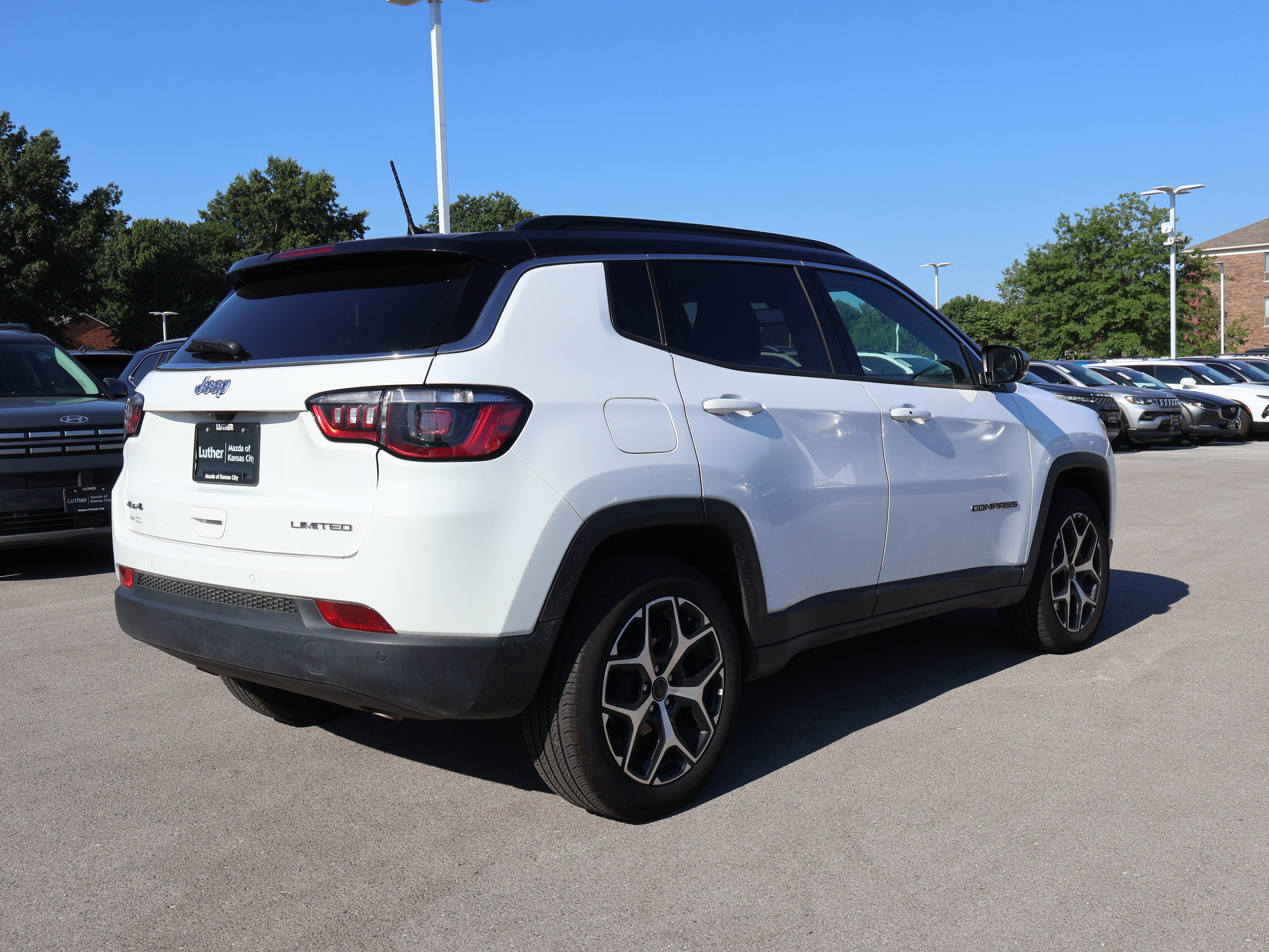 Used 2025 Jeep Compass Limited AWD/4WD image 6