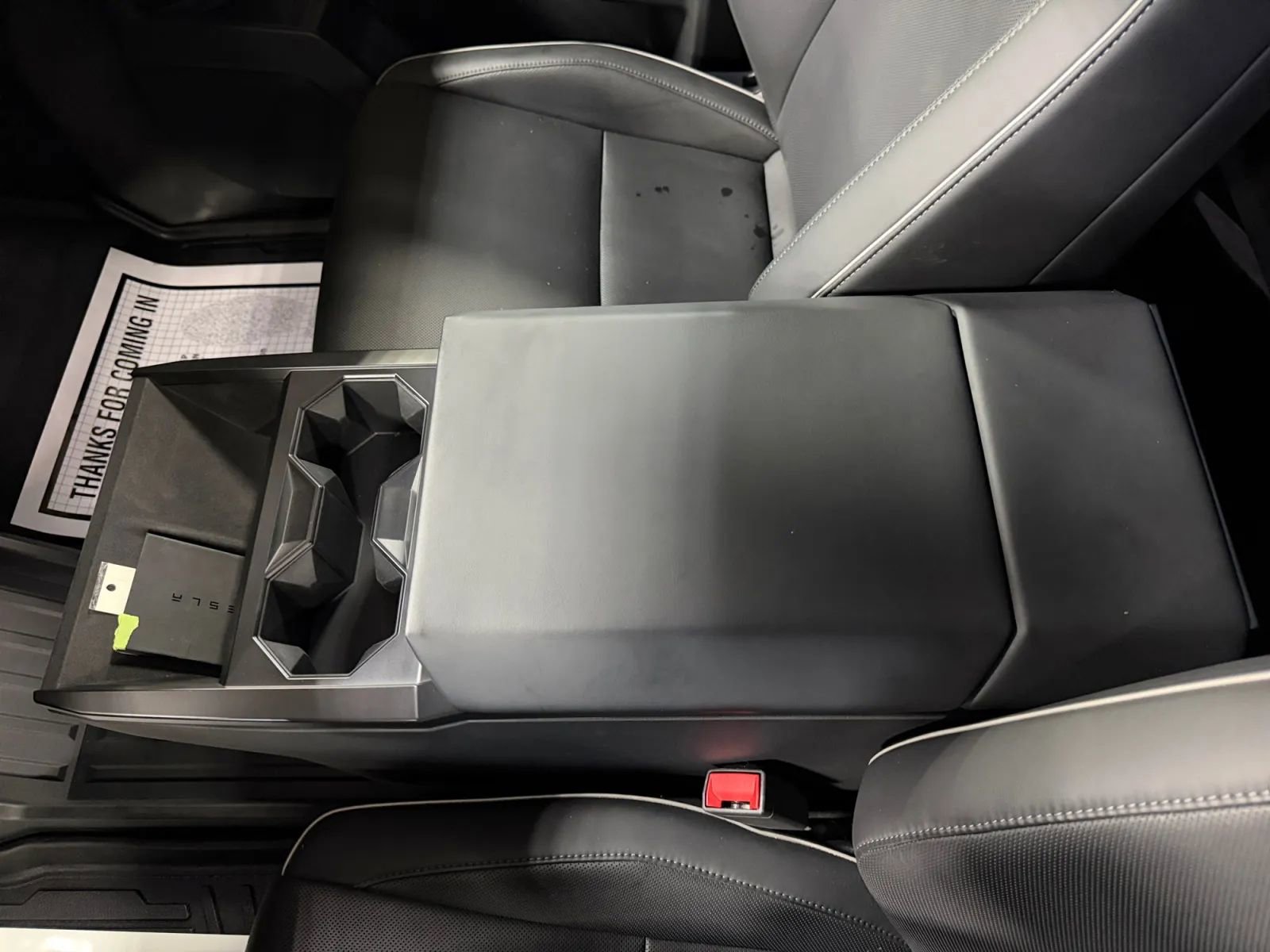 Used 2025 Tesla Cybertruck AWD Crew Cab image 31