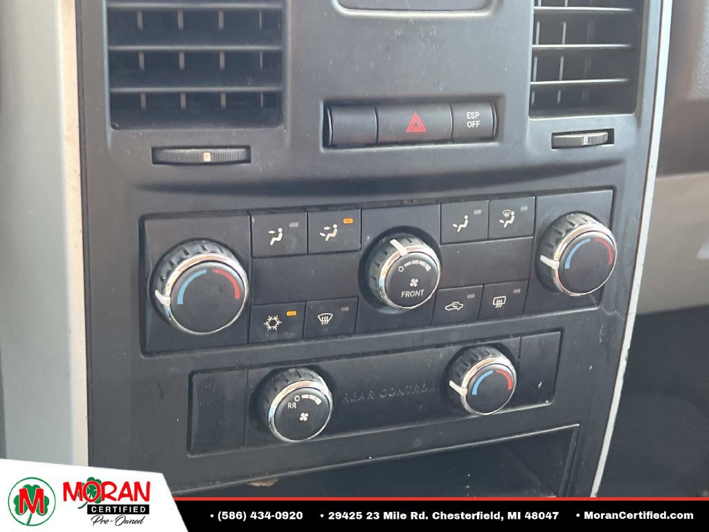 Used 2009 Dodge Grand Caravan SXT FWD image 11