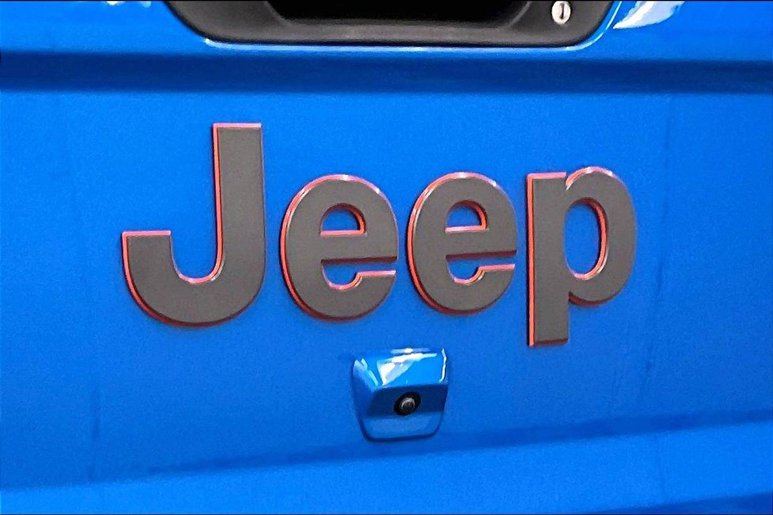 Used 2021 Jeep Gladiator Mojave w/ Cold Weather Group AWD/4WD image 9