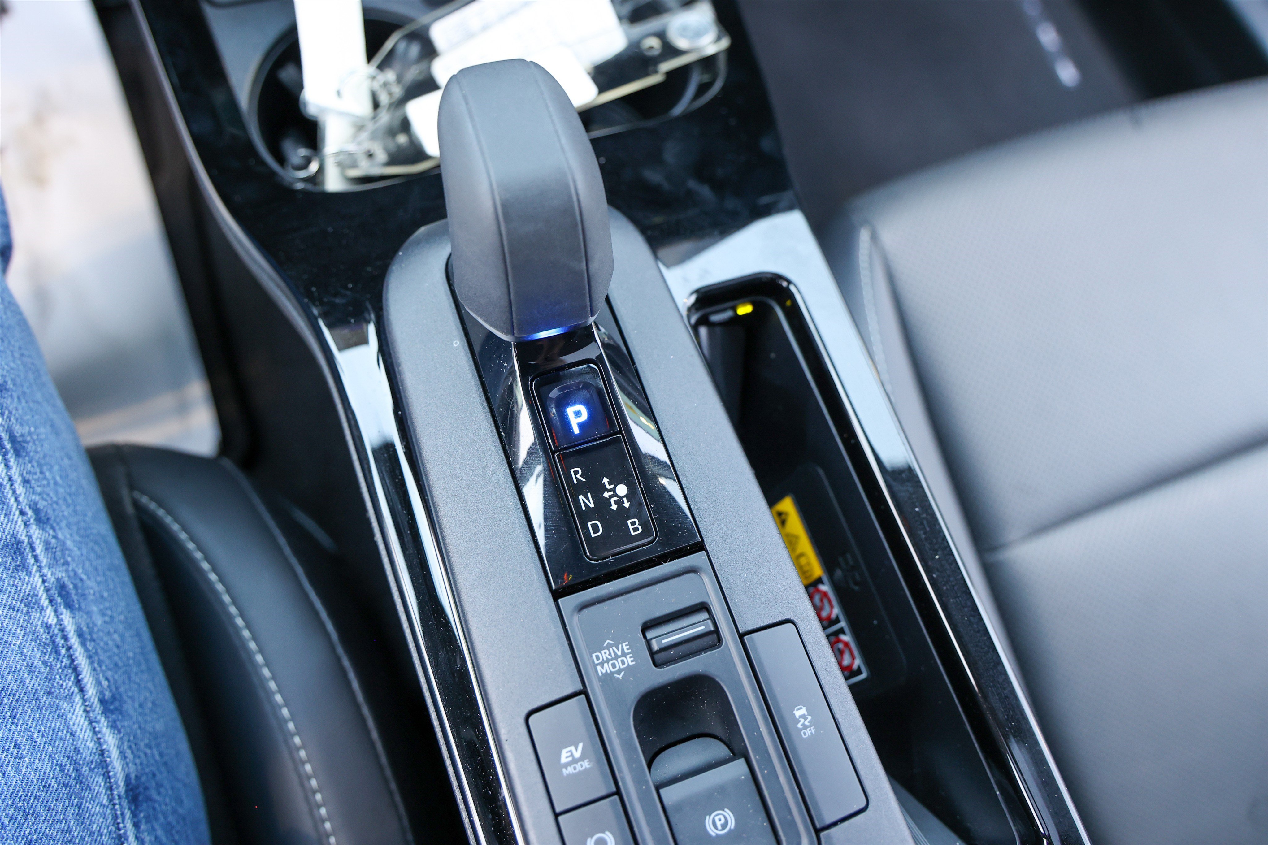 Used 2023 Toyota Prius XLE FWD image 26
