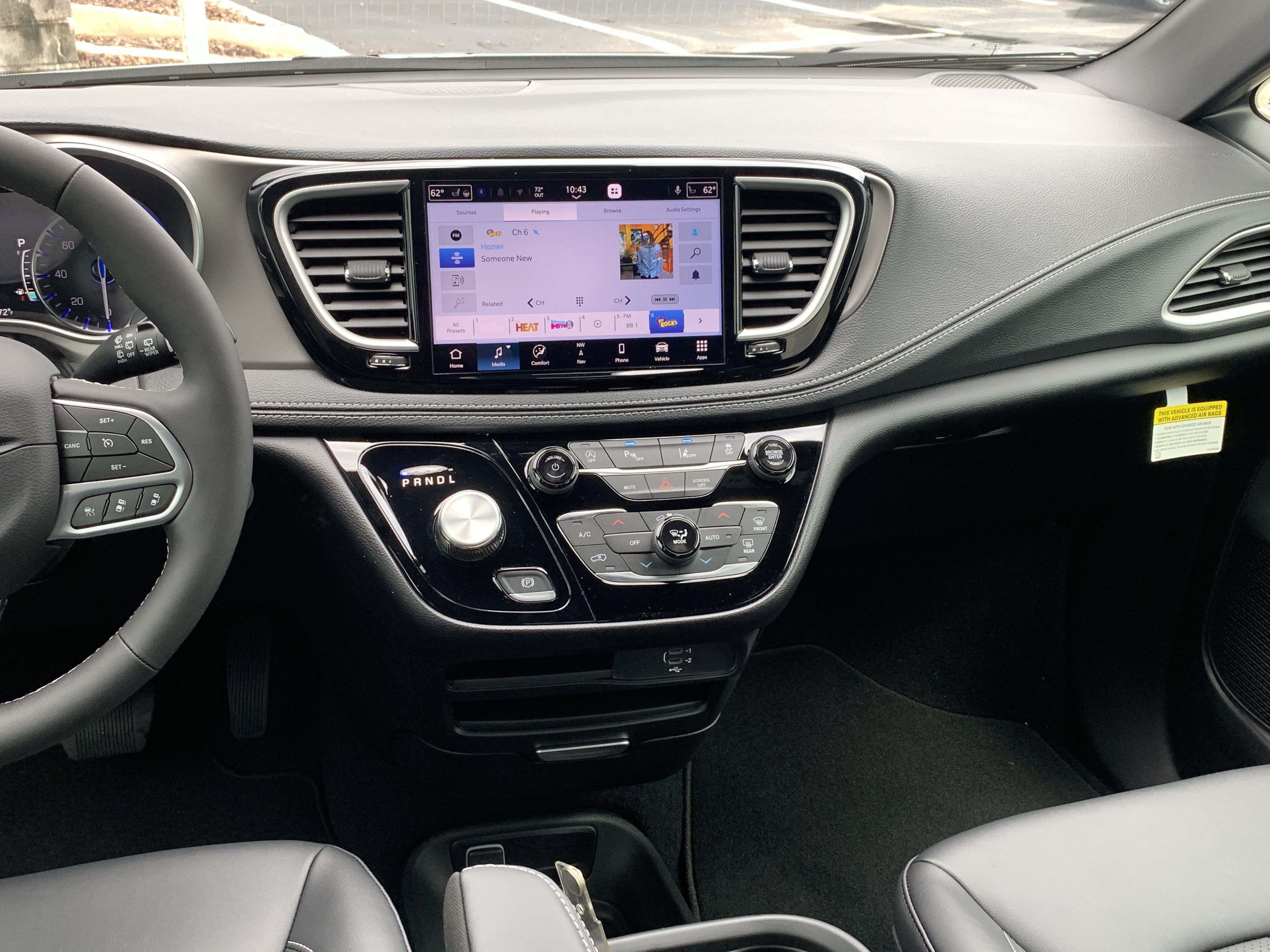 New 2027 Chrysler Pacifica Select FWD image 24