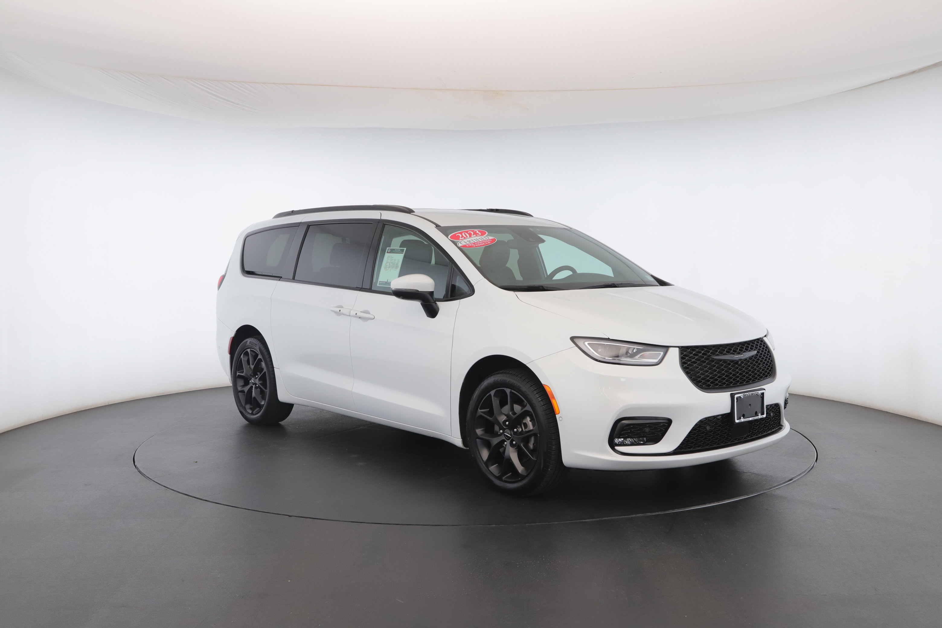 Used 2023 Chrysler Pacifica Touring-L w/ S Appearance Package image 32