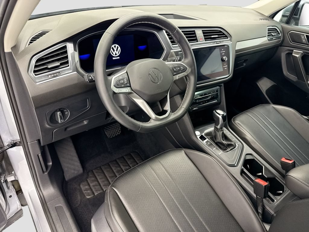 Used 2022 Volkswagen Tiguan SE FWD image 9