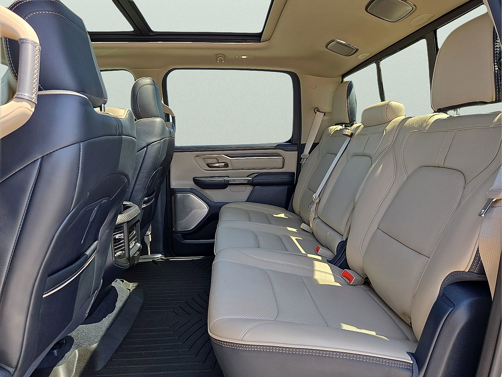 Used 2021 RAM 1500 Limited image 10