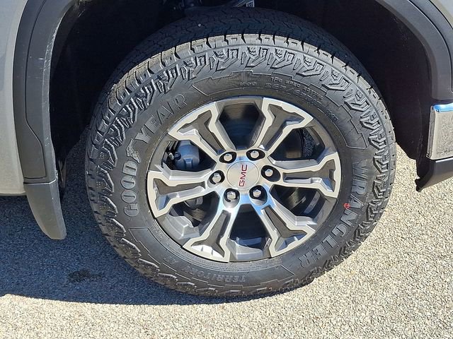 New 2026 GMC Sierra 1500 SLE image 9