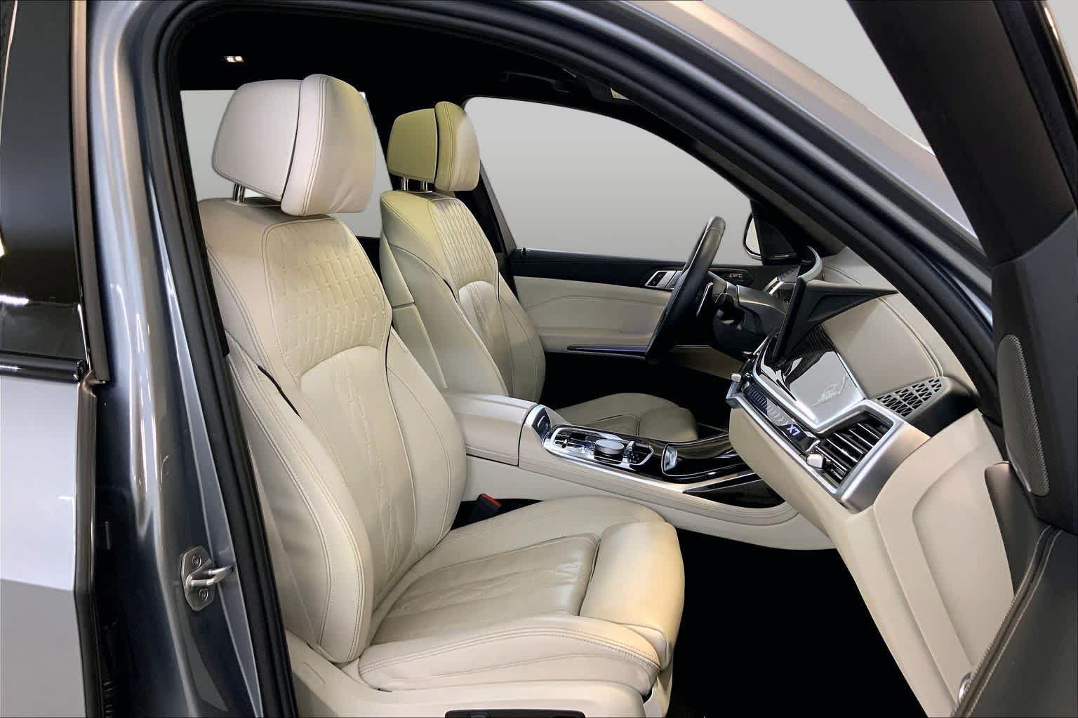 Used 2026 BMW X7 xDrive40i w/ M Sport Package AWD/4WD image 8