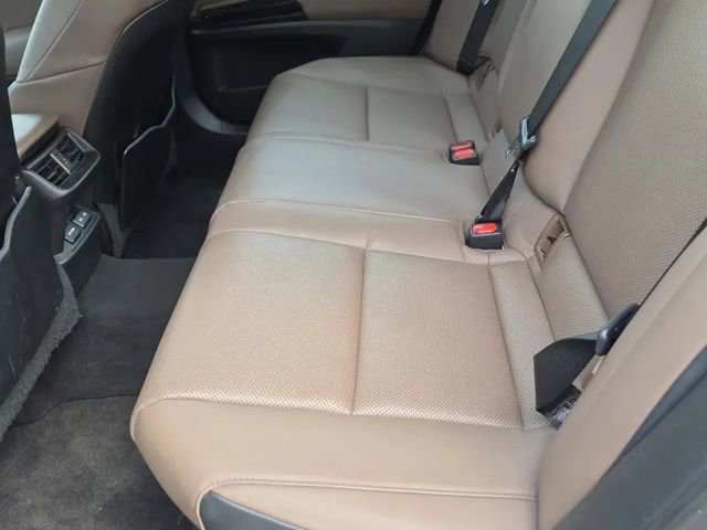 Used 2022 Lexus ES 300h w/ Premium Package FWD image 5