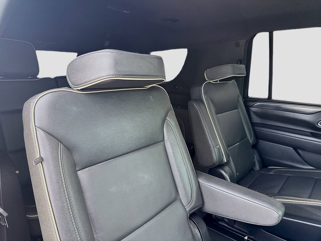 Used 2024 GMC Yukon XL SLT w/ SLT Luxury Package image 26