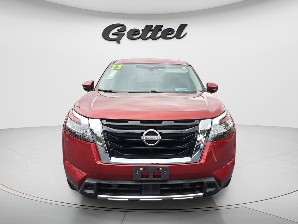 Used 2023 Nissan Pathfinder SL w/ SL Premium Package AWD/4WD image 2