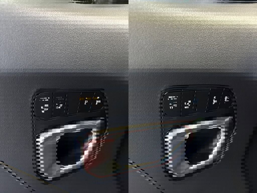 Used 2025 Kia K4 GT-Line Turbo image 36