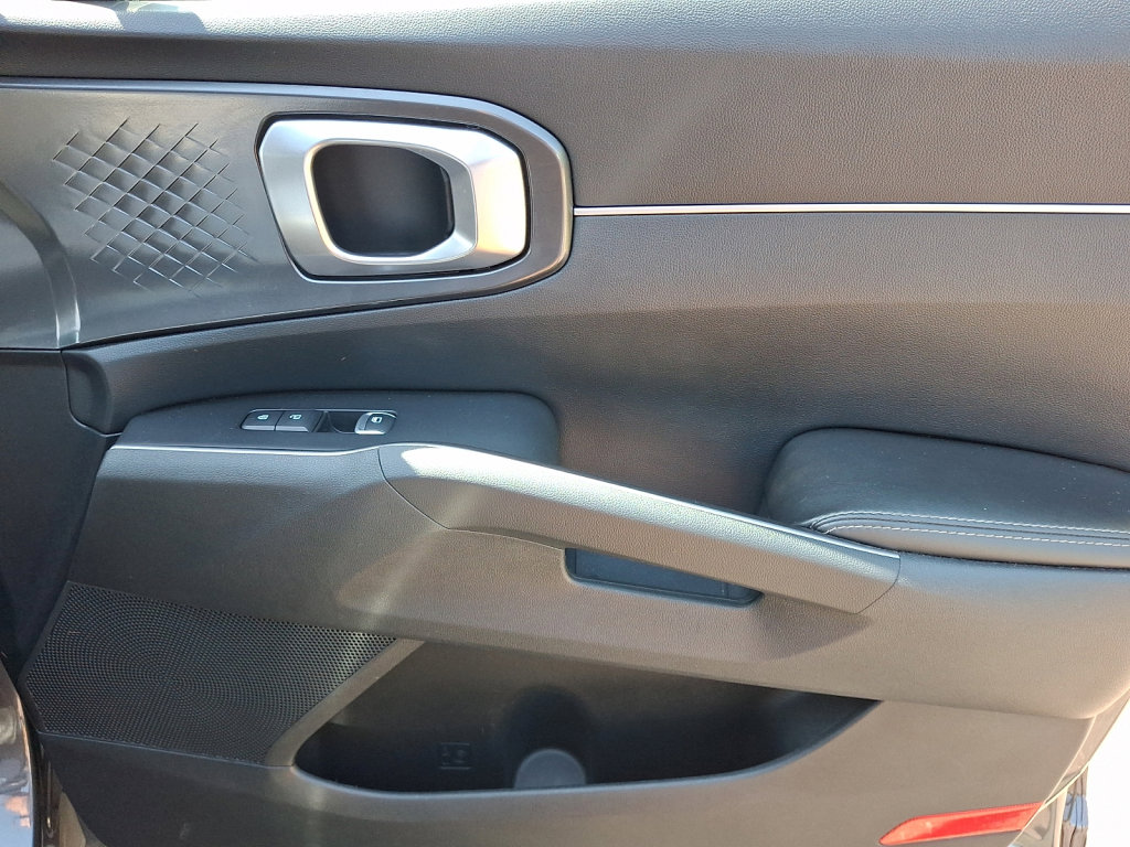 Used 2022 Kia Sorento LX FWD image 10