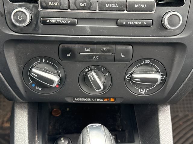 Used 2013 Volkswagen Jetta SE FWD image 25