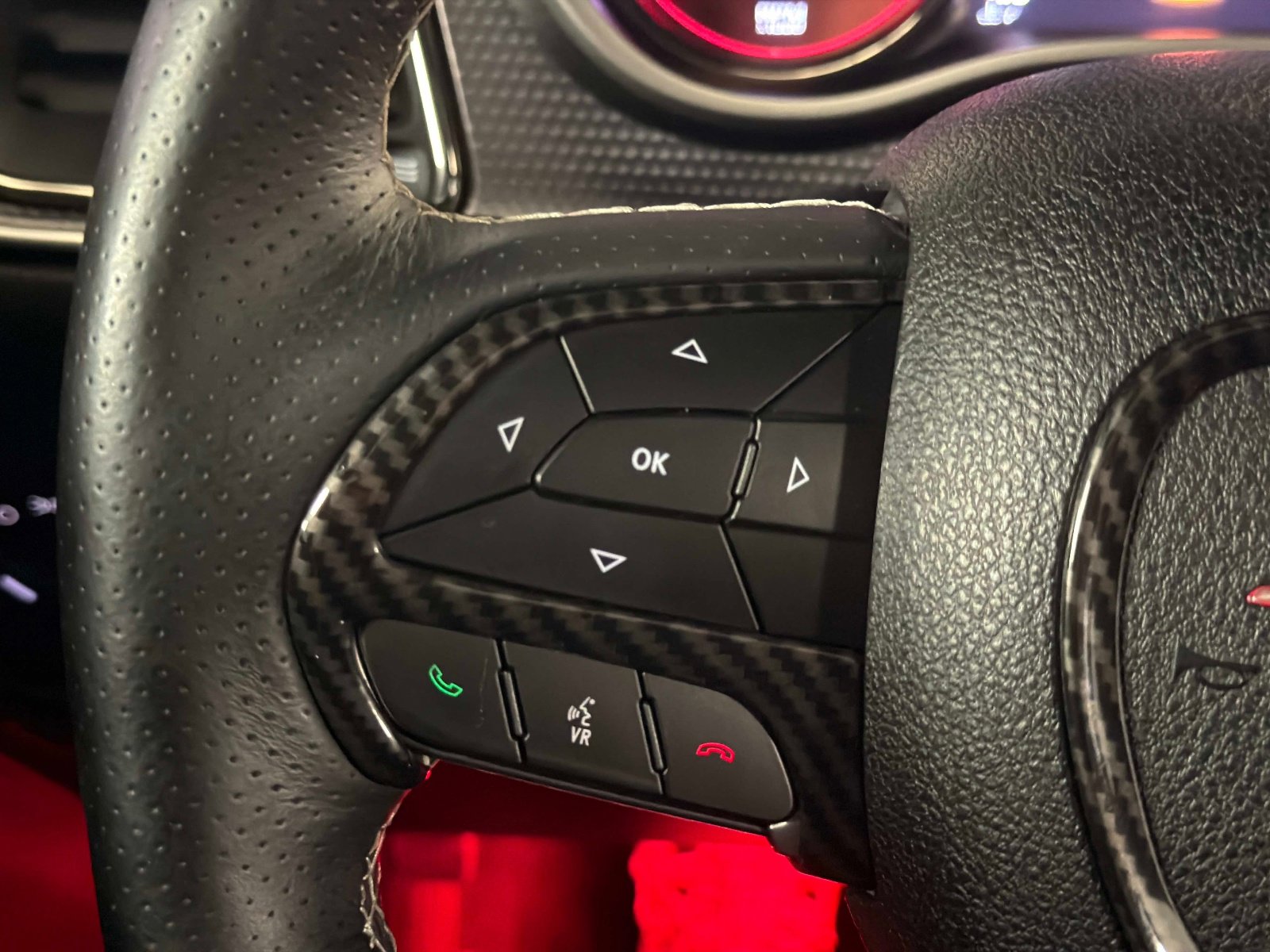 Used 2018 Dodge Challenger SRT Hellcat RWD image 38