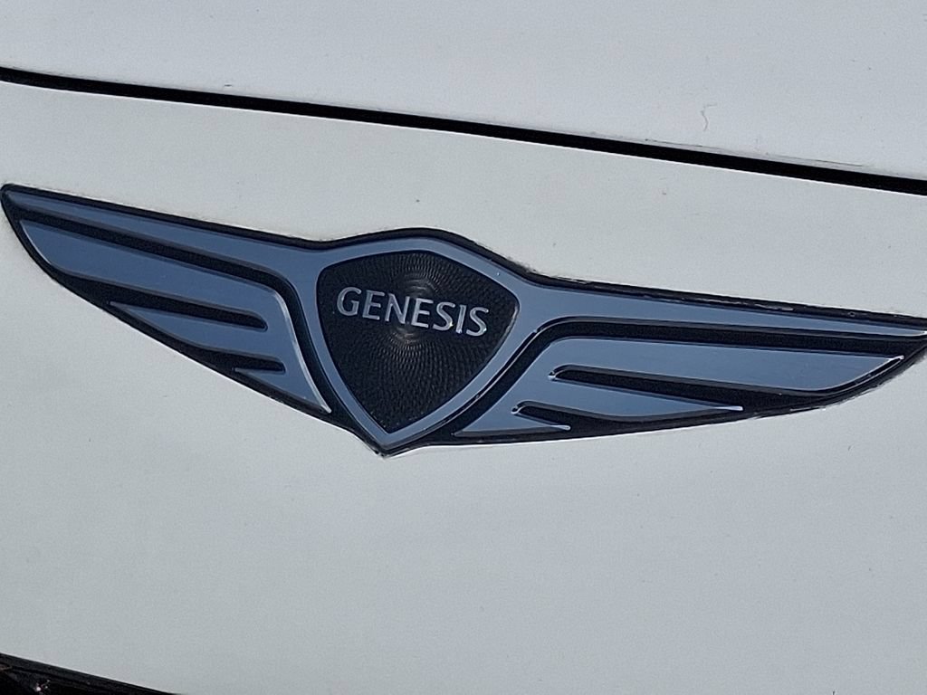 Used 2025 Genesis G70 2.5T RWD image 30
