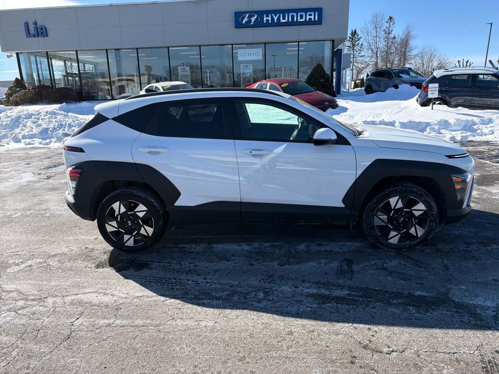 Used 2025 Hyundai Kona SEL image 2