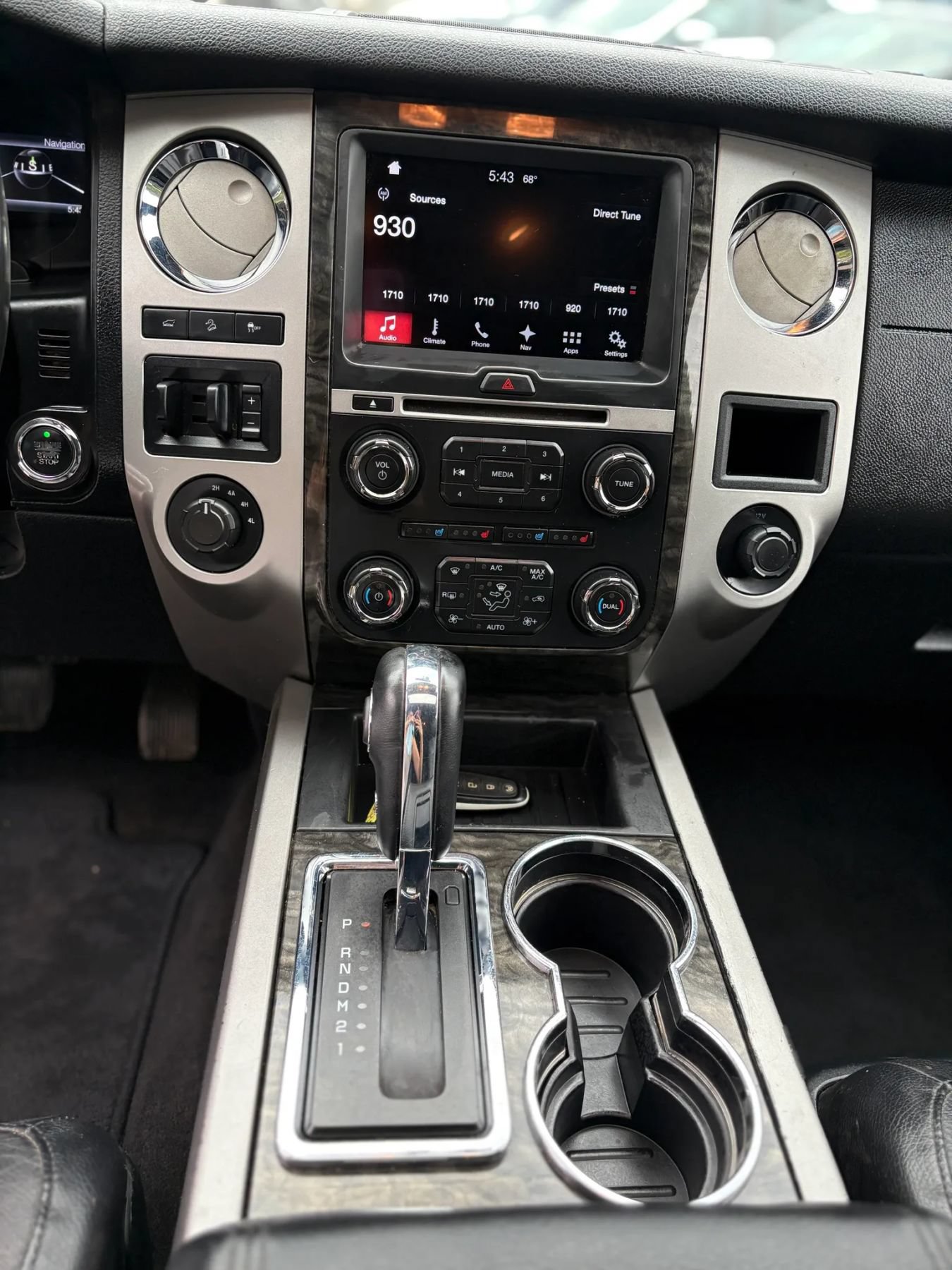 Used 2016 Ford Expedition Limited w/ Equipment Group 301A AWD/4WD image 24