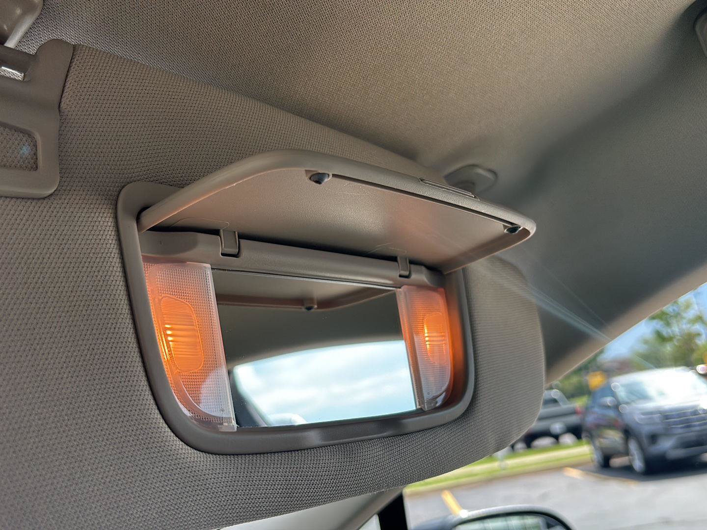 Used 2020 Ford Fusion SE FWD image 22