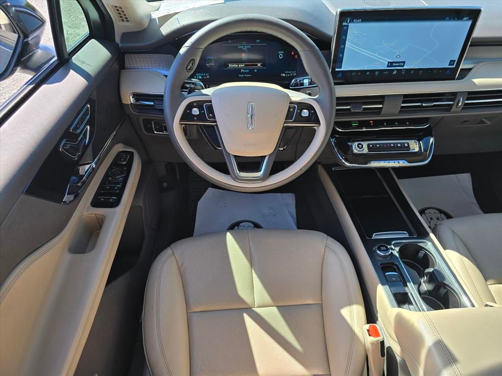 Used 2023 Lincoln Corsair FWD w/ Equipment Group 101A image 3