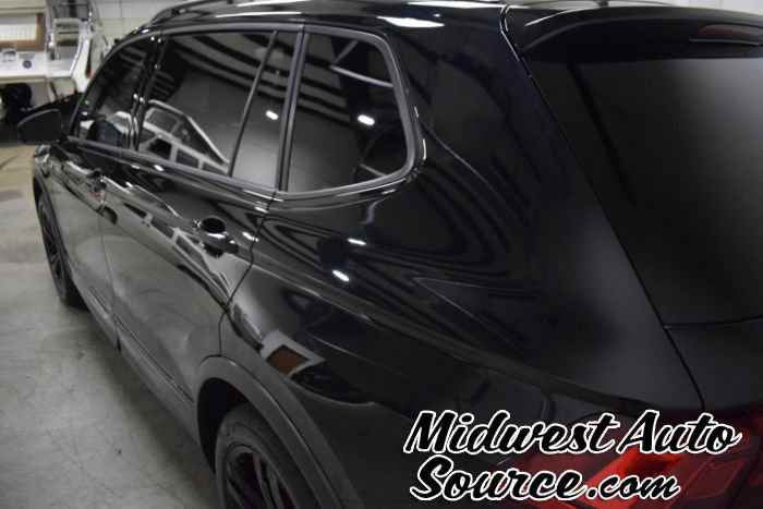 Used 2023 Volkswagen Tiguan SE R-Line AWD/4WD image 3