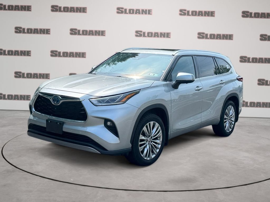 Used 2024 Toyota Highlander Platinum AWD/4WD image 1