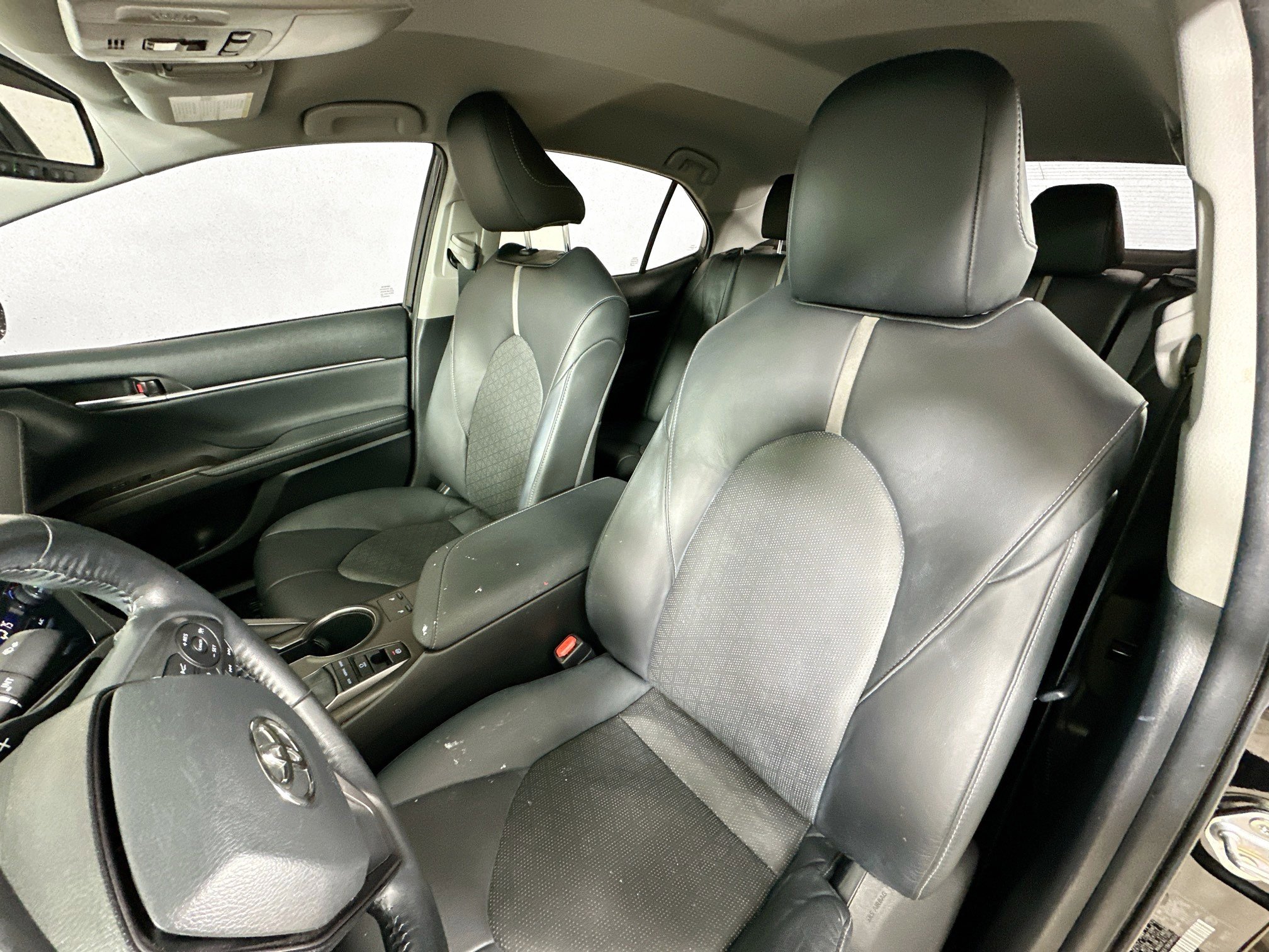 Used 2021 Toyota Camry XSE AWD/4WD image 25