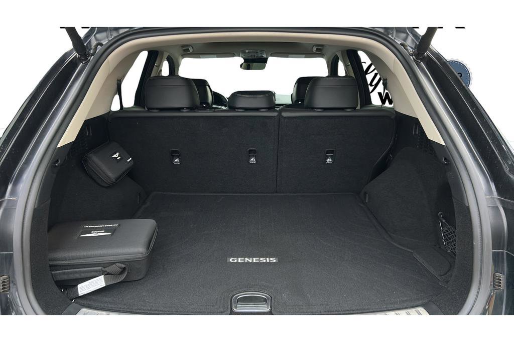 Used 2025 Genesis GV70 2.5T w/ Advanced Package AWD/4WD image 9