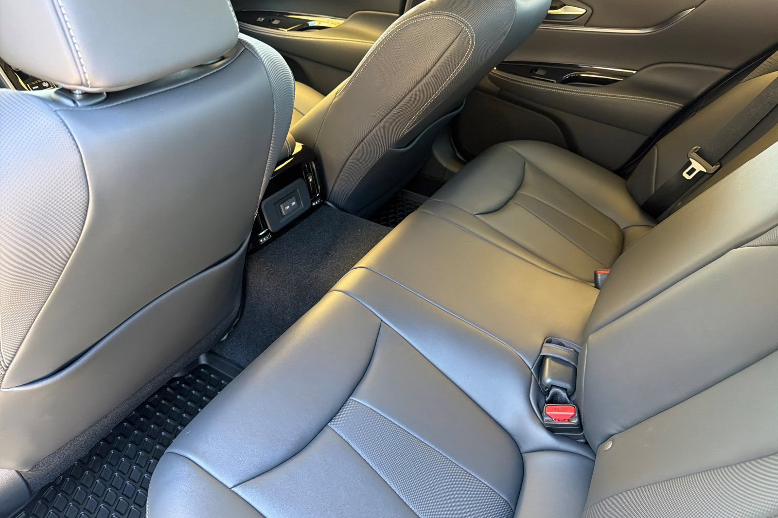 New 2026 Toyota Mirai RWD image 13