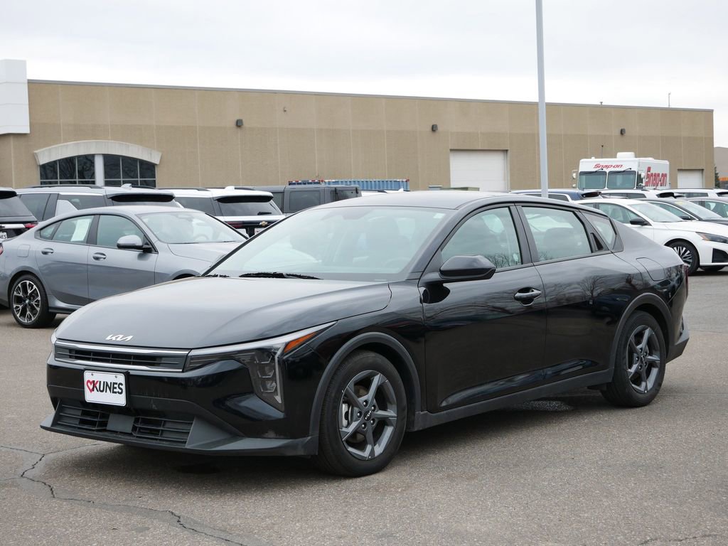 Used 2025 Kia K4 LXS image 3