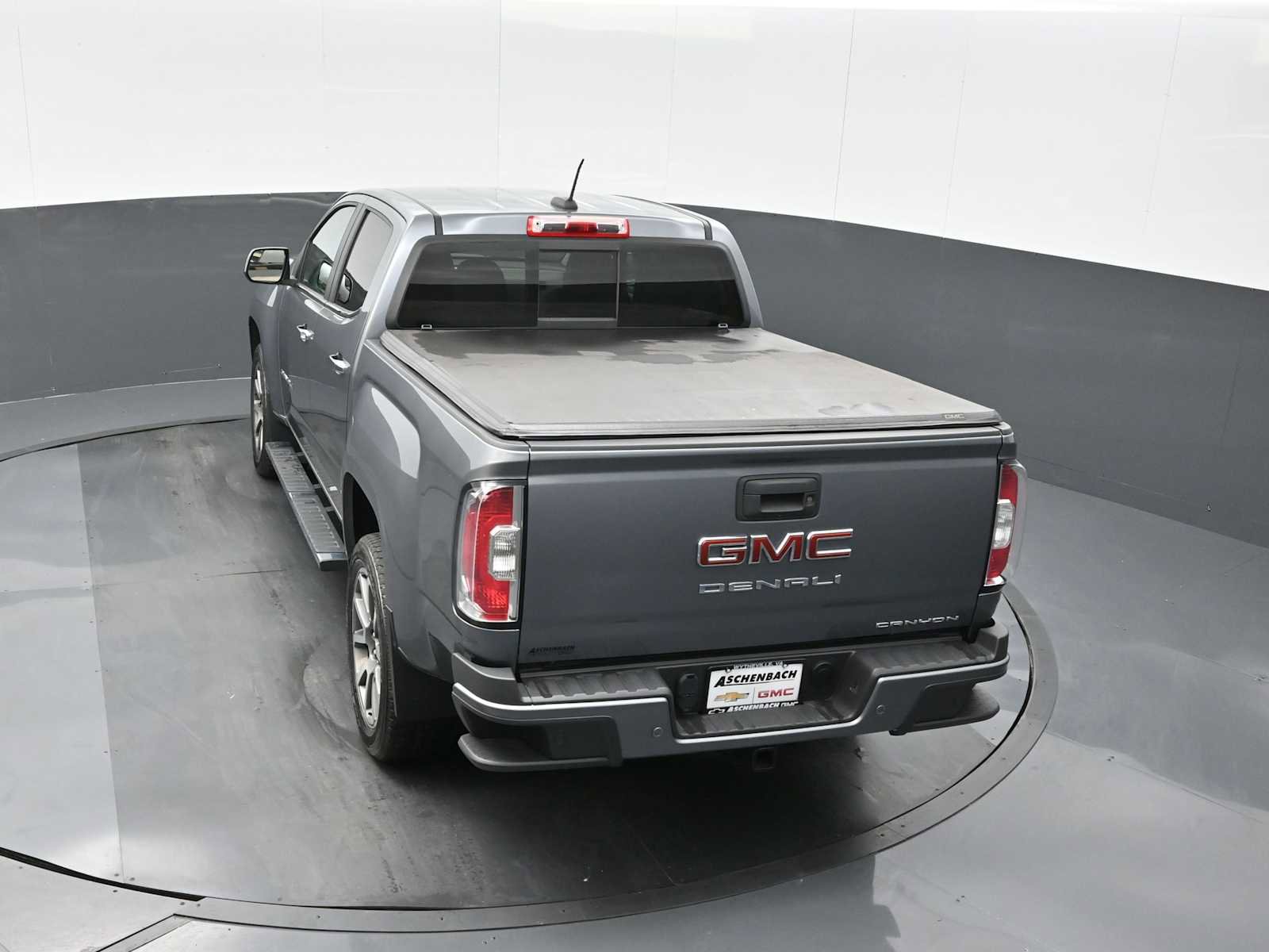 Used 2022 GMC Canyon Denali image 20