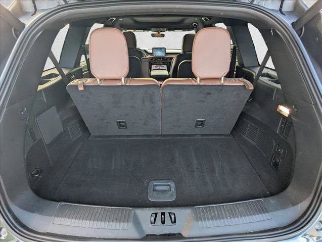 Used 2024 Lincoln Aviator Reserve w/ Equipment Group 201A image 6
