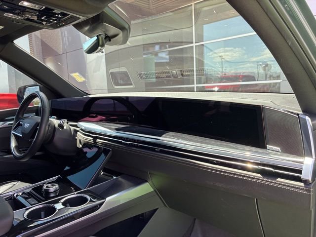 Used 2025 Cadillac Escalade Sport w/ LPO, Floor Liner Package AWD/4WD image 16