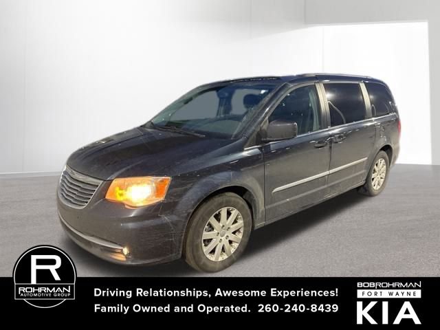 Used 2013 Chrysler Town & Country Touring video 1