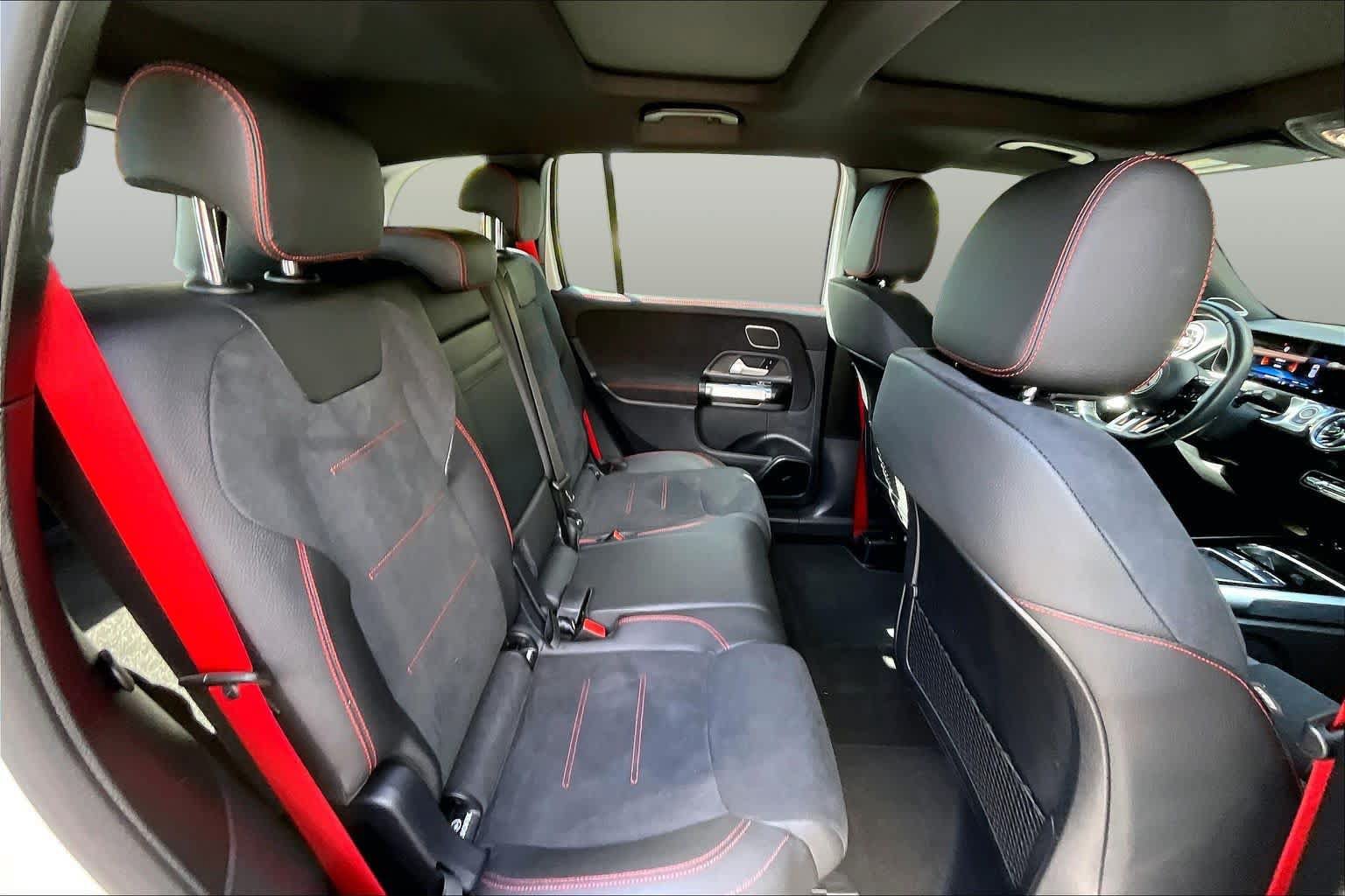 Used 2025 Mercedes-Benz GLB 35 AMG 4MATIC image 20