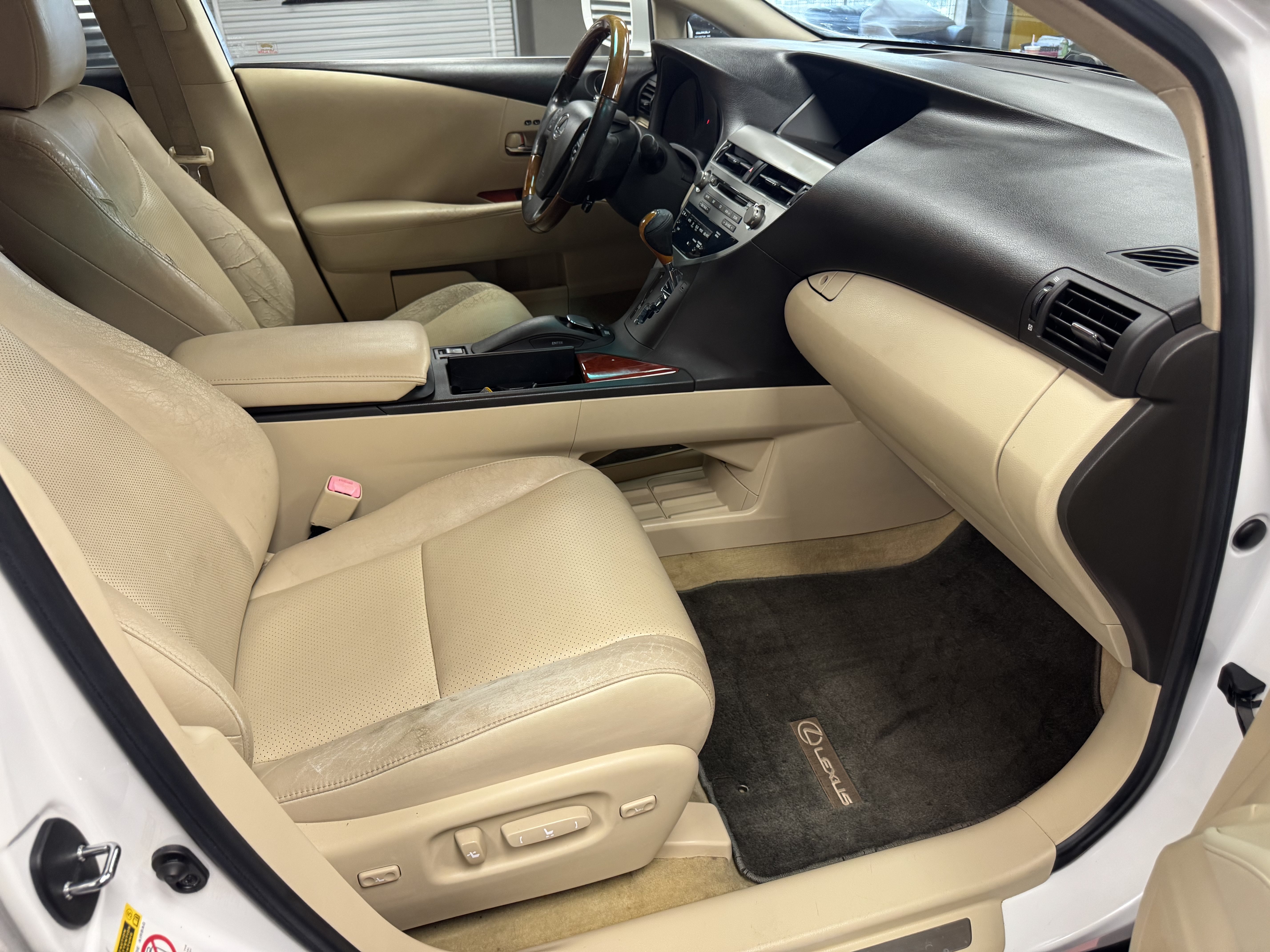 Used 2010 Lexus RX 350 2WD w/ Luxury Pkg image 12