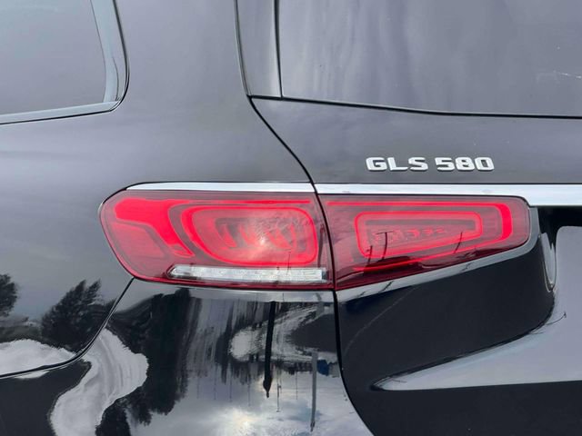 Used 2023 Mercedes-Benz GLS 450 4MATIC image 9