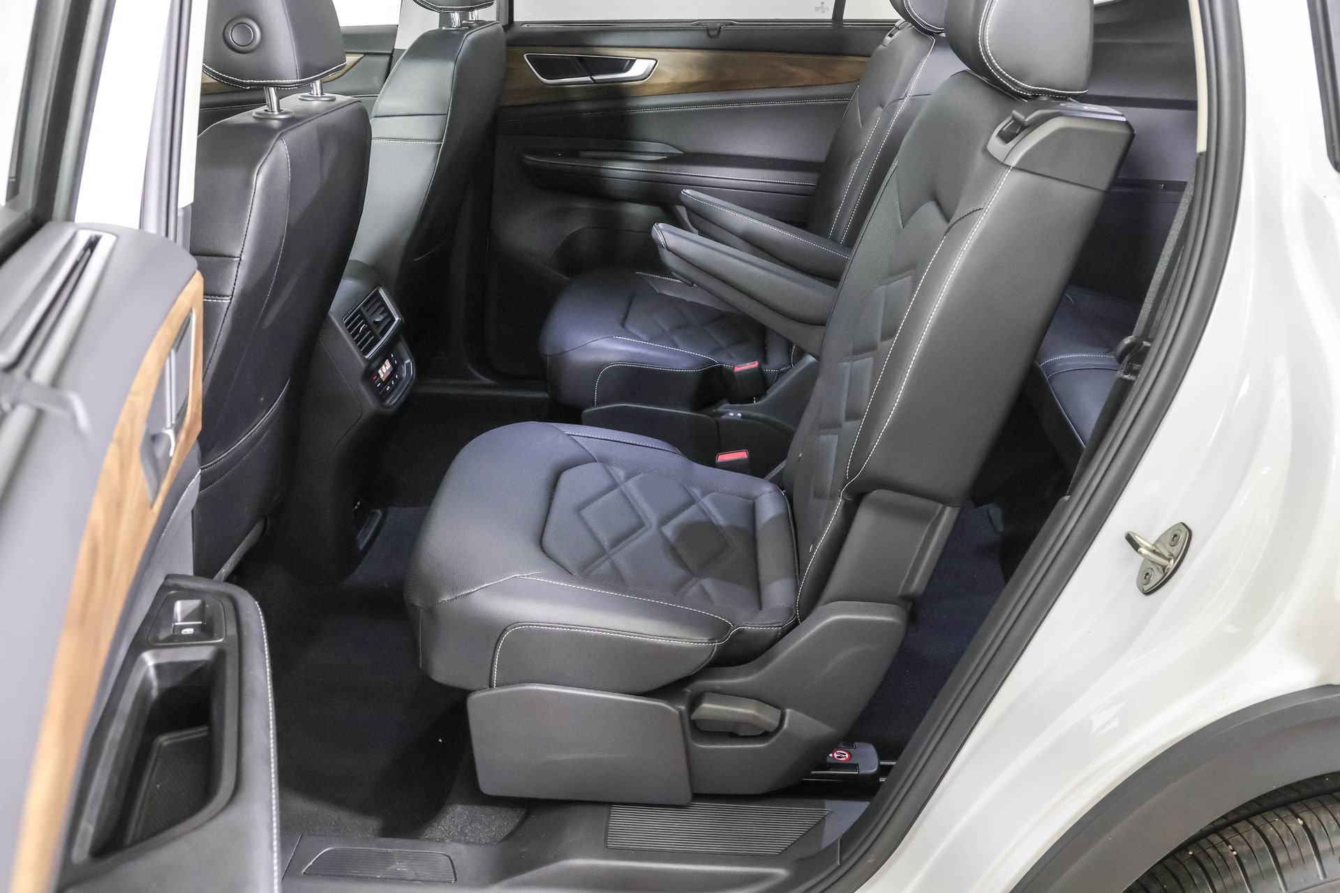 Used 2026 Volkswagen Atlas SE w/ Panoramic Sunroof Package AWD/4WD image 36