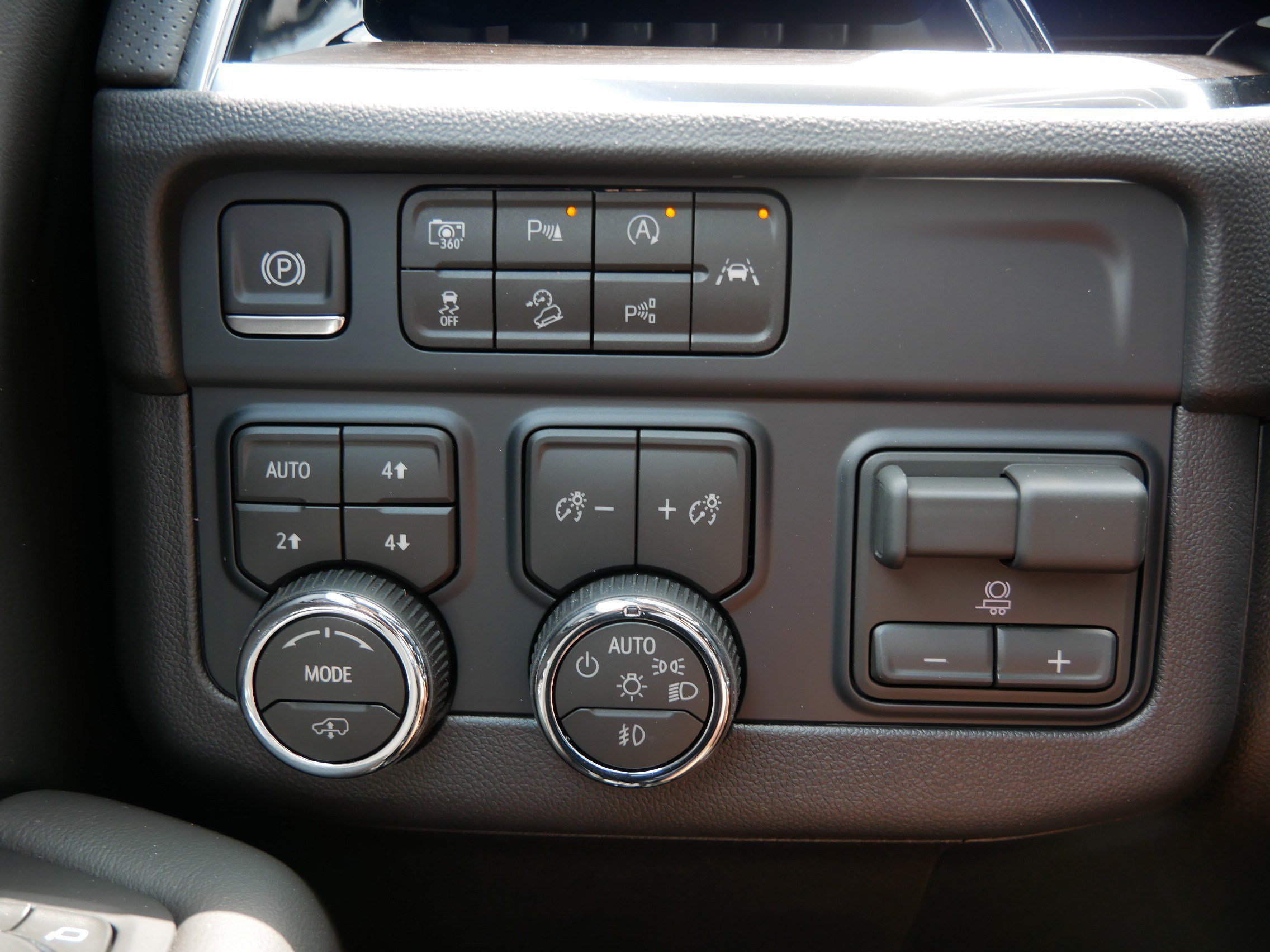 New 2026 Chevrolet Tahoe High Country AWD/4WD image 9
