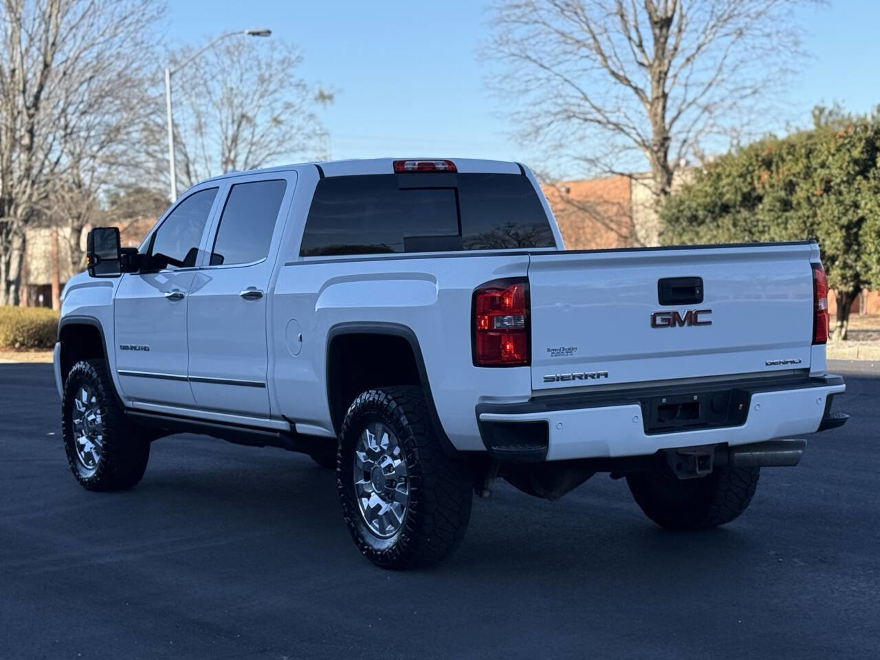 Used 2017 GMC Sierra 2500 Denali w/ Duramax Plus Package AWD/4WD image 8