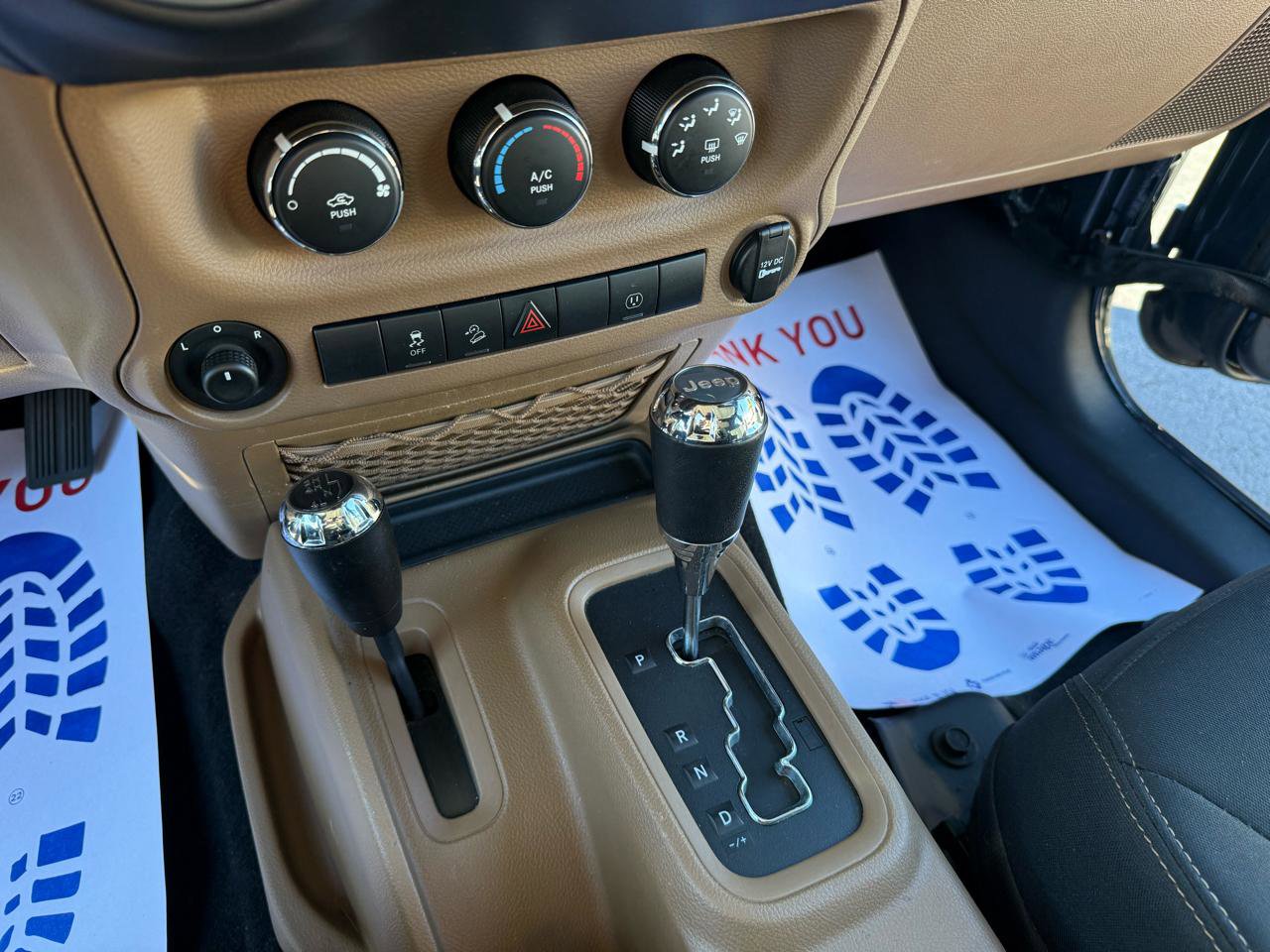 Used 2018 Jeep Wrangler Unlimited Rubicon w/ Connectivity Group AWD/4WD image 19