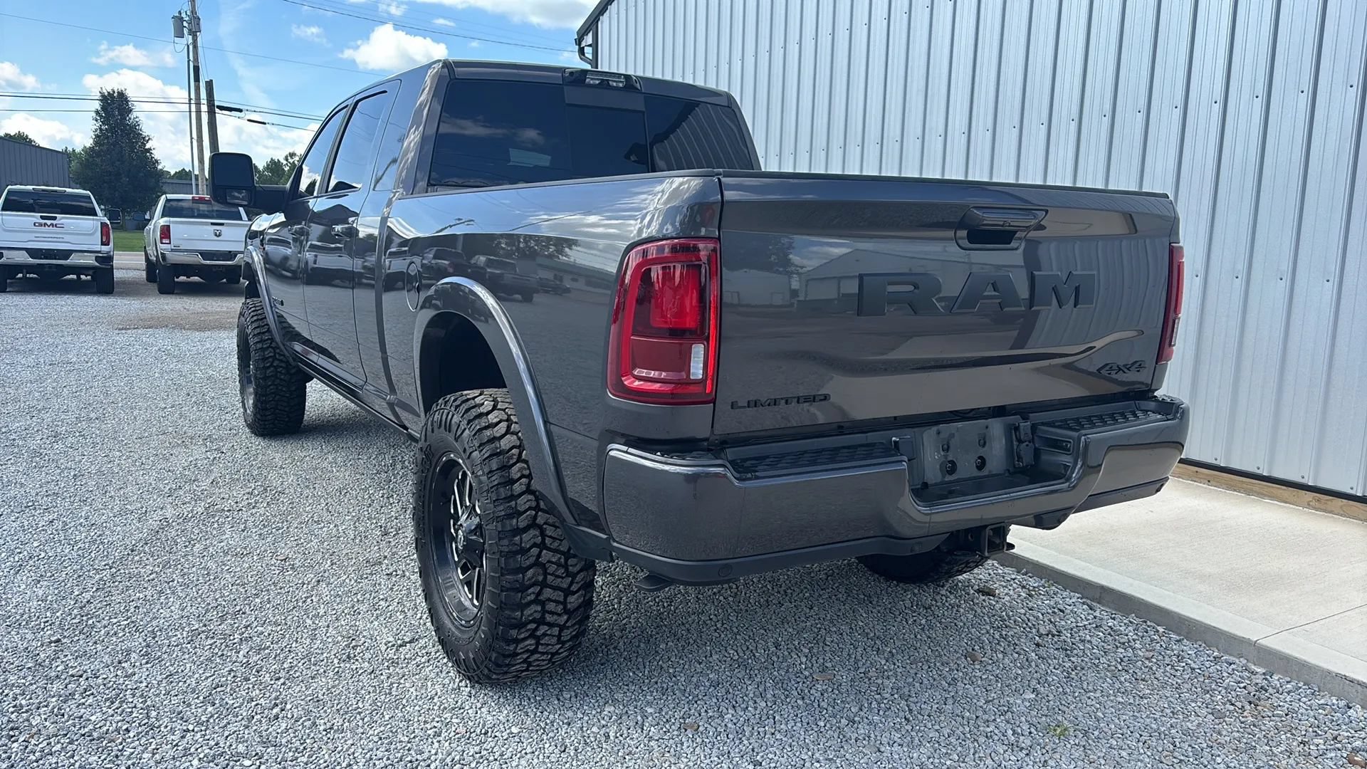 Used 2025 RAM 2500 Limited AWD/4WD image 3