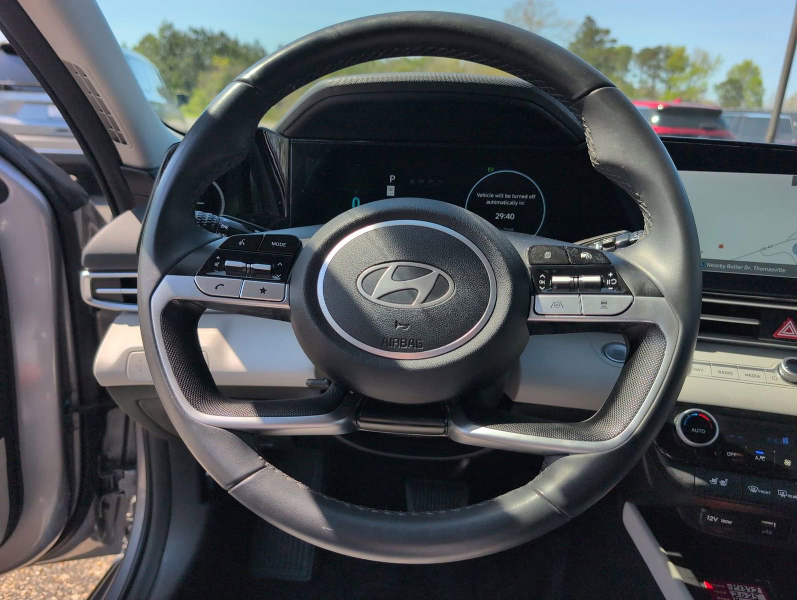 Used 2025 Hyundai Elantra Limited image 25