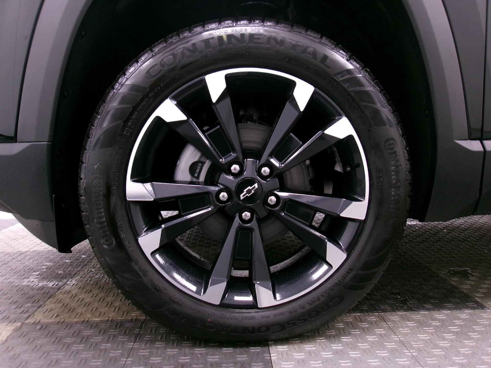 New 2027 Chevrolet Equinox RS w/ Safety and Technology Package AWD/4WD image 17