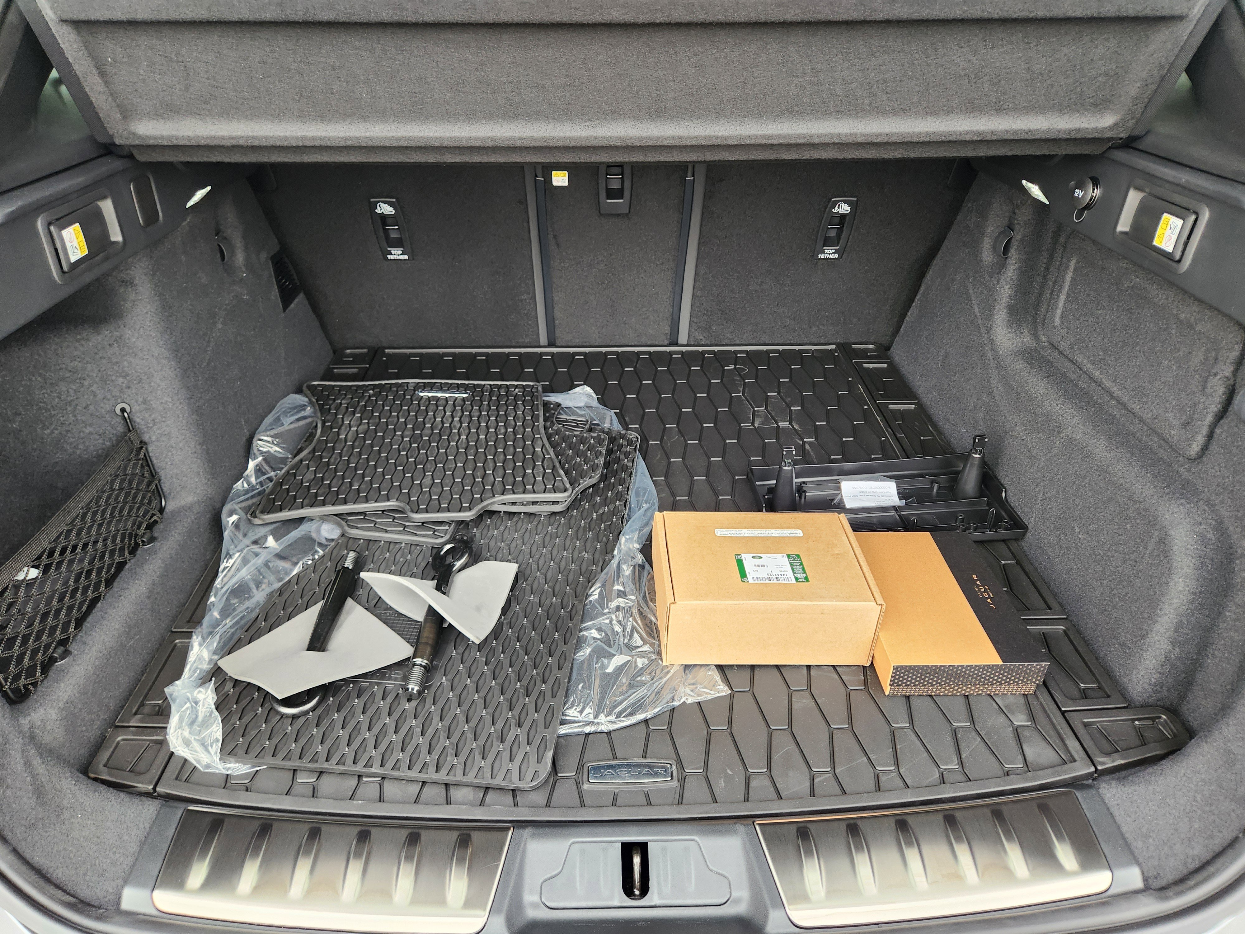 New 2026 Jaguar F-PACE R-Dynamic S image 21