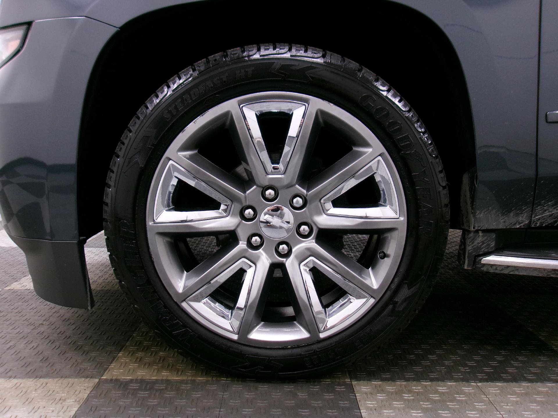 Used 2019 Chevrolet Tahoe Premier AWD/4WD image 17