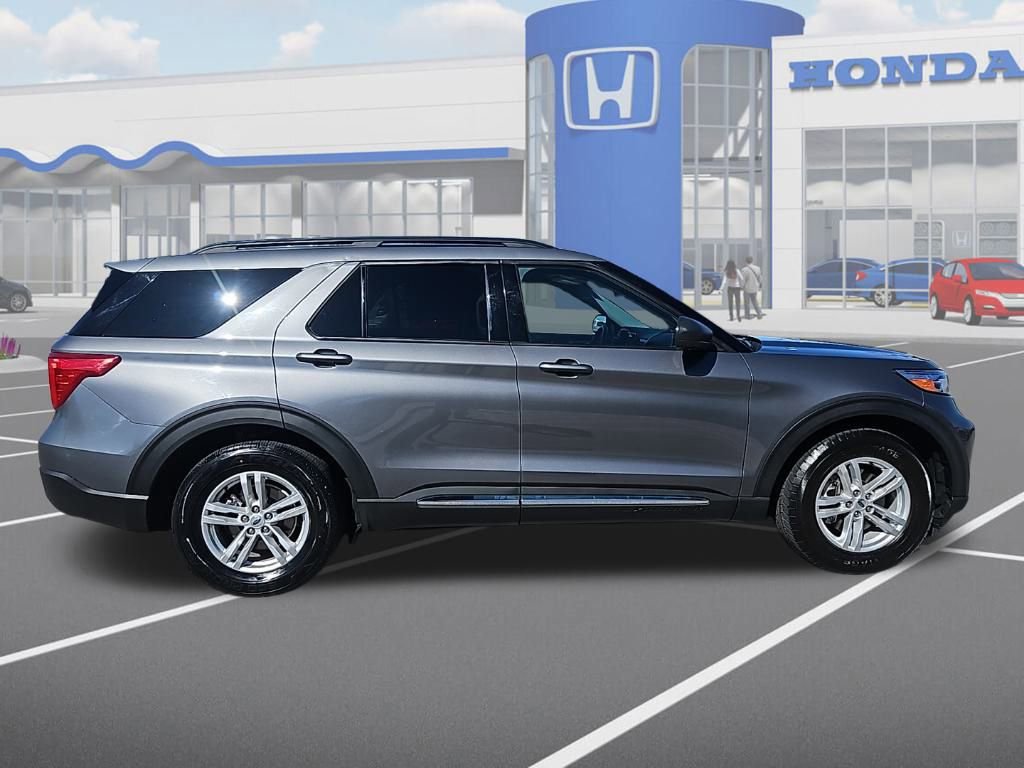 Used 2023 Ford Explorer XLT w/ Equipment Group 202A image 10