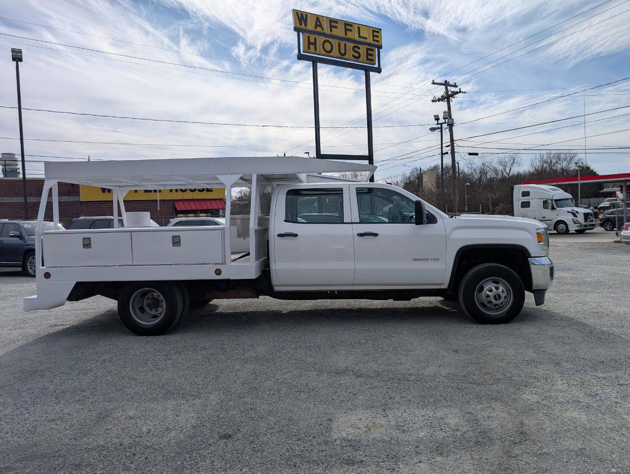 Used 2015 GMC Sierra 3500 2WD Crew Cab image 5